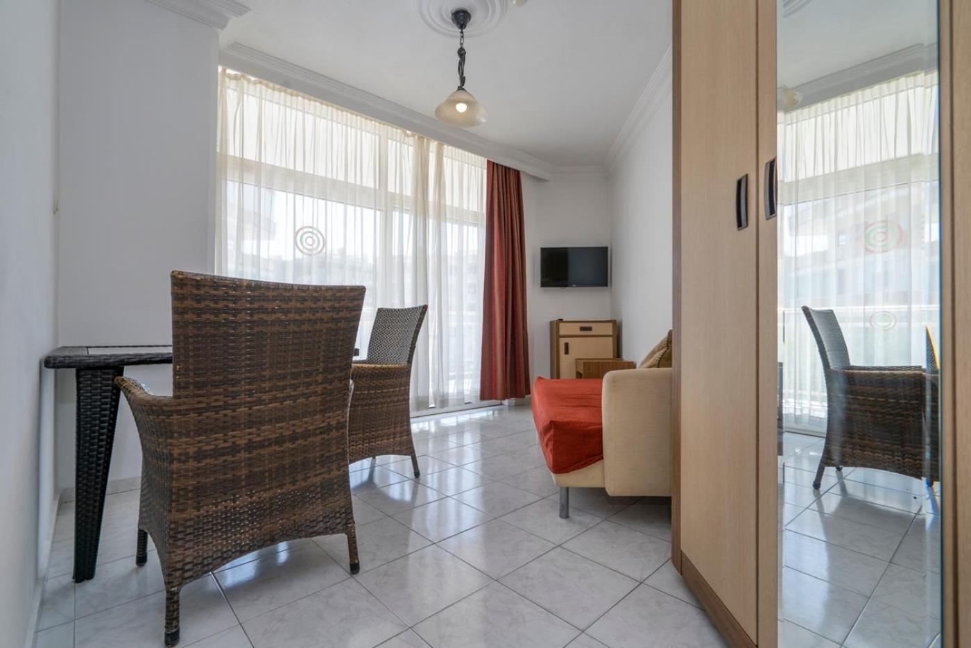 Aparthotel Kleopatra Carmen