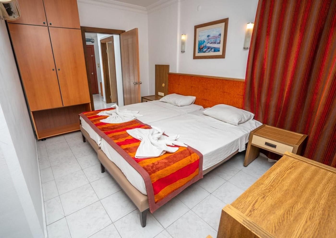 Aparthotel Kleopatra Carmen *